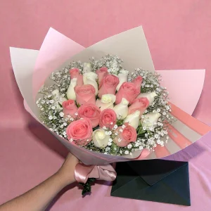 Ramo de 24 rosas blancas y rosas rosas con gypsophilia – flores a domicilio Guadalajara